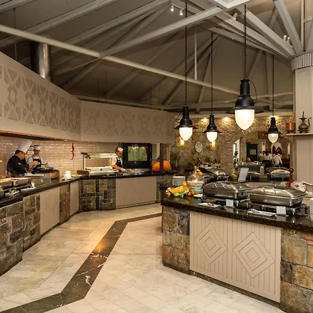 Alexander & Village Resort 5*